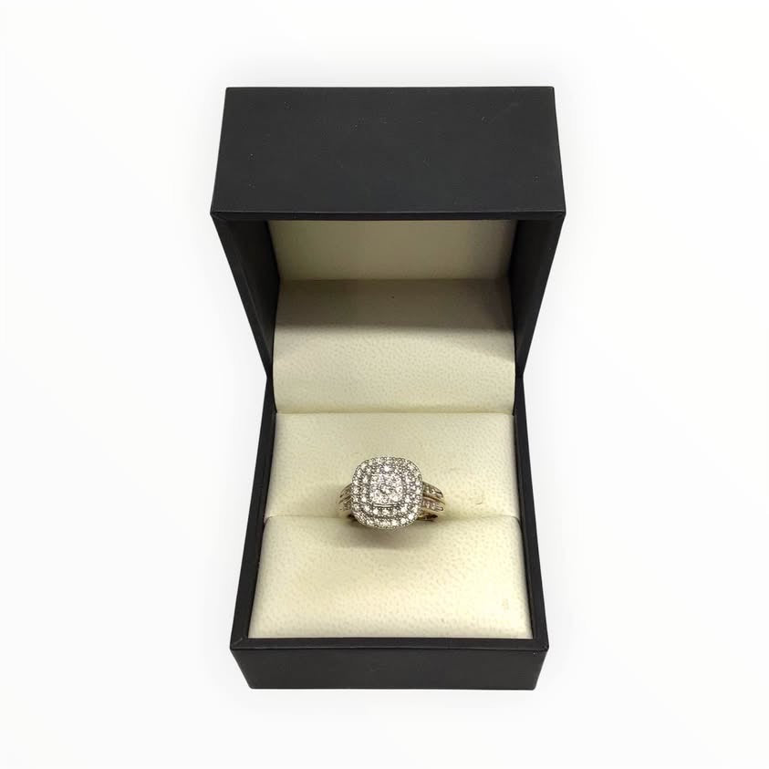 Ladies 9ct Gold Diamond Ring (Size P) Ref#513126