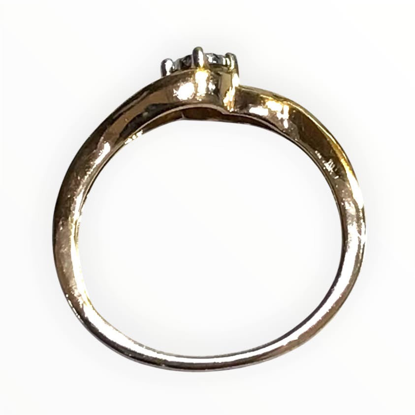 Ladies 10ct Gold Diamond Ring (Size M) Ref#512639
