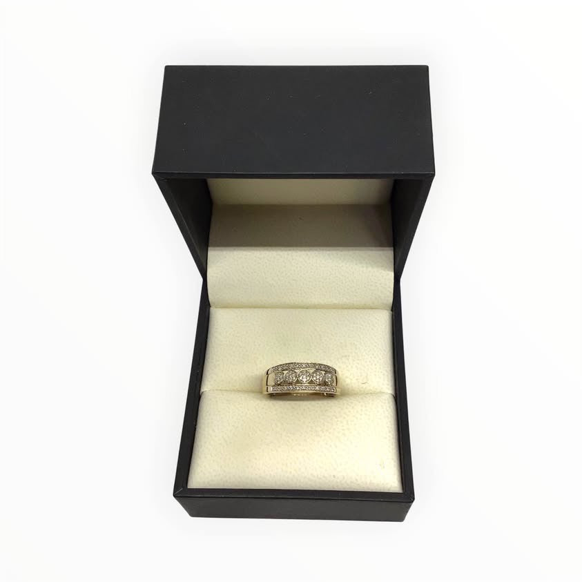 Ladies 9ct Gold Diamond Ring (Size O) Ref#513129