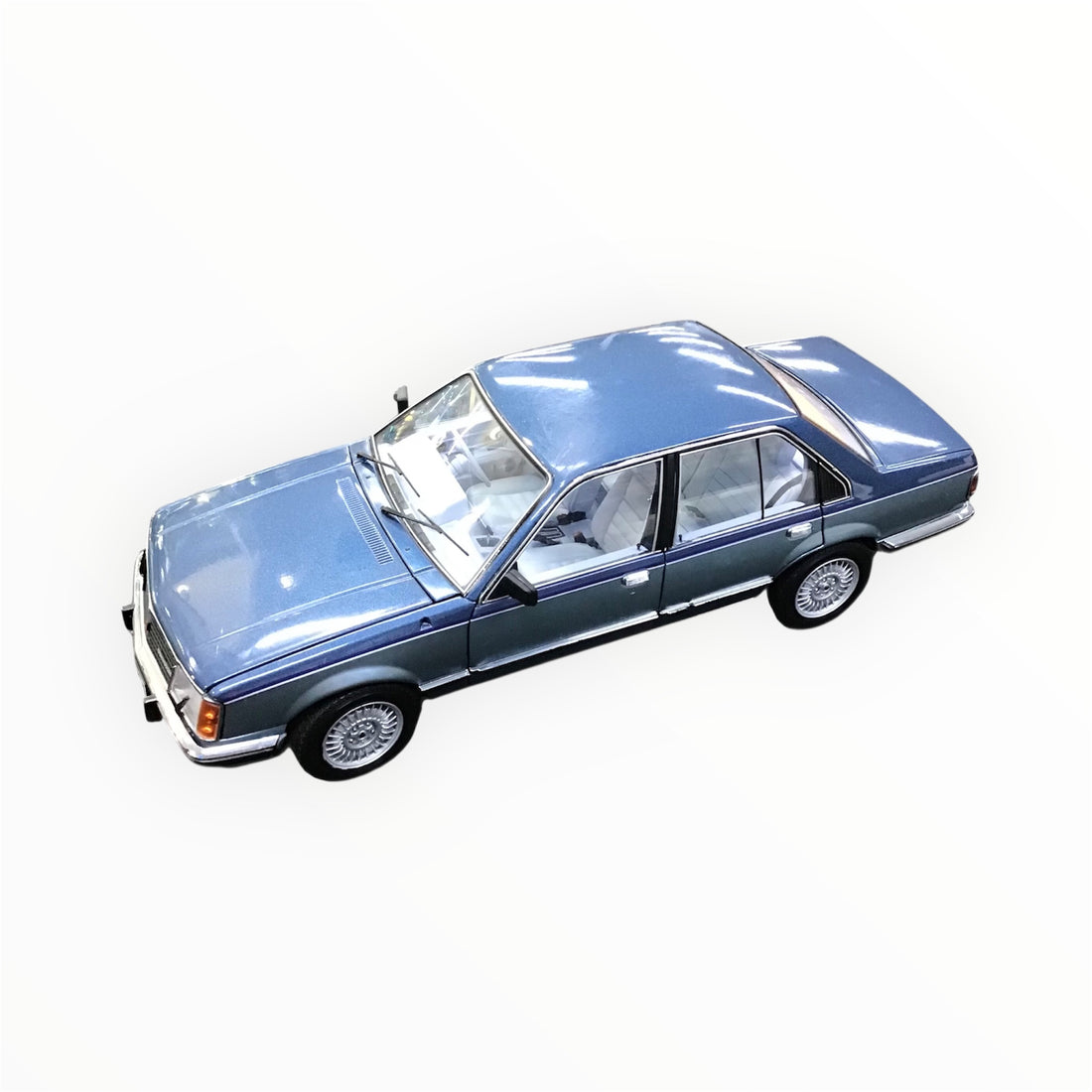 Biante 1:18 Model Car Holden VC Commodore SL/E Ref#514044