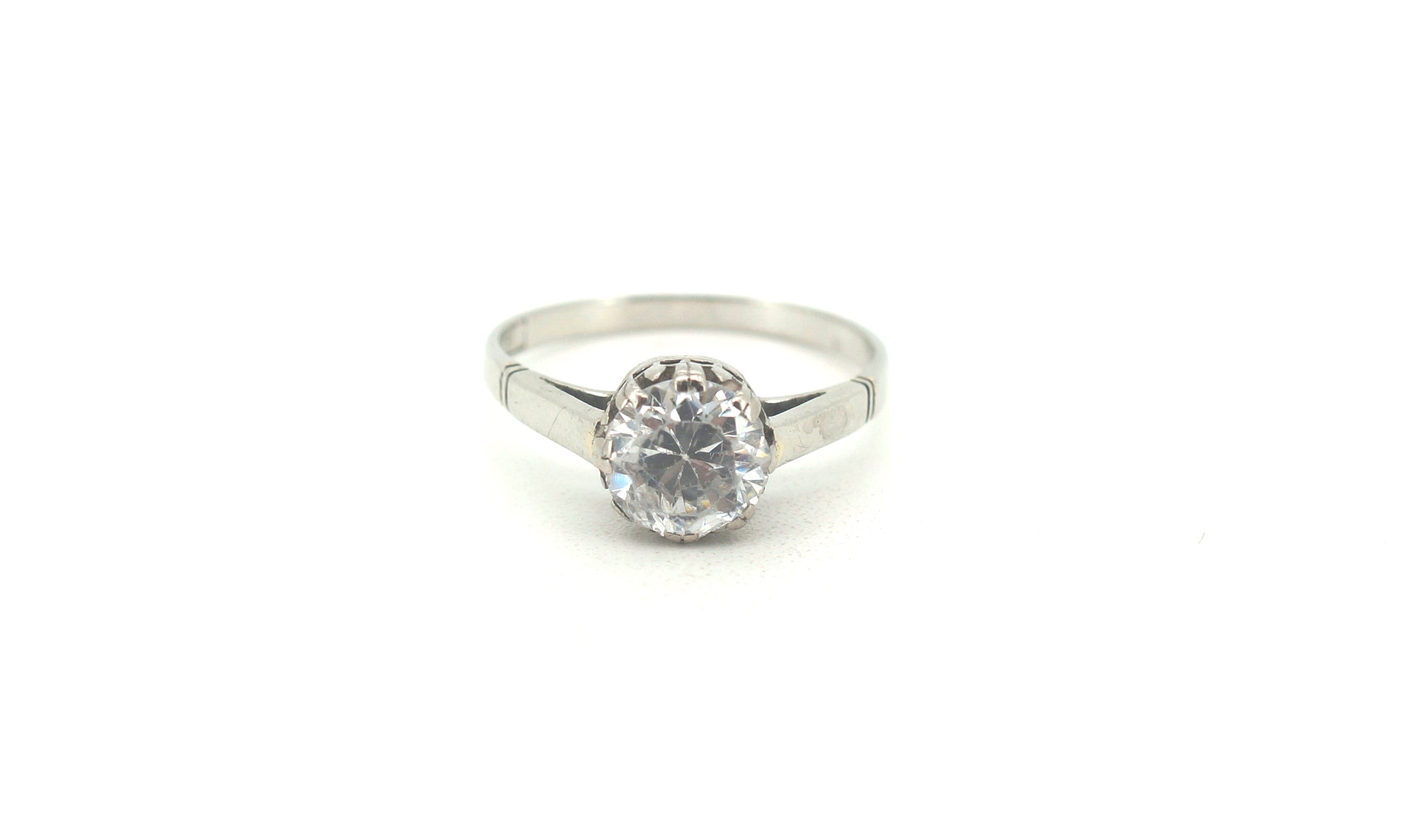 Unisex 18ct White Gold Solitaire Set Ring (Size P) - 502680