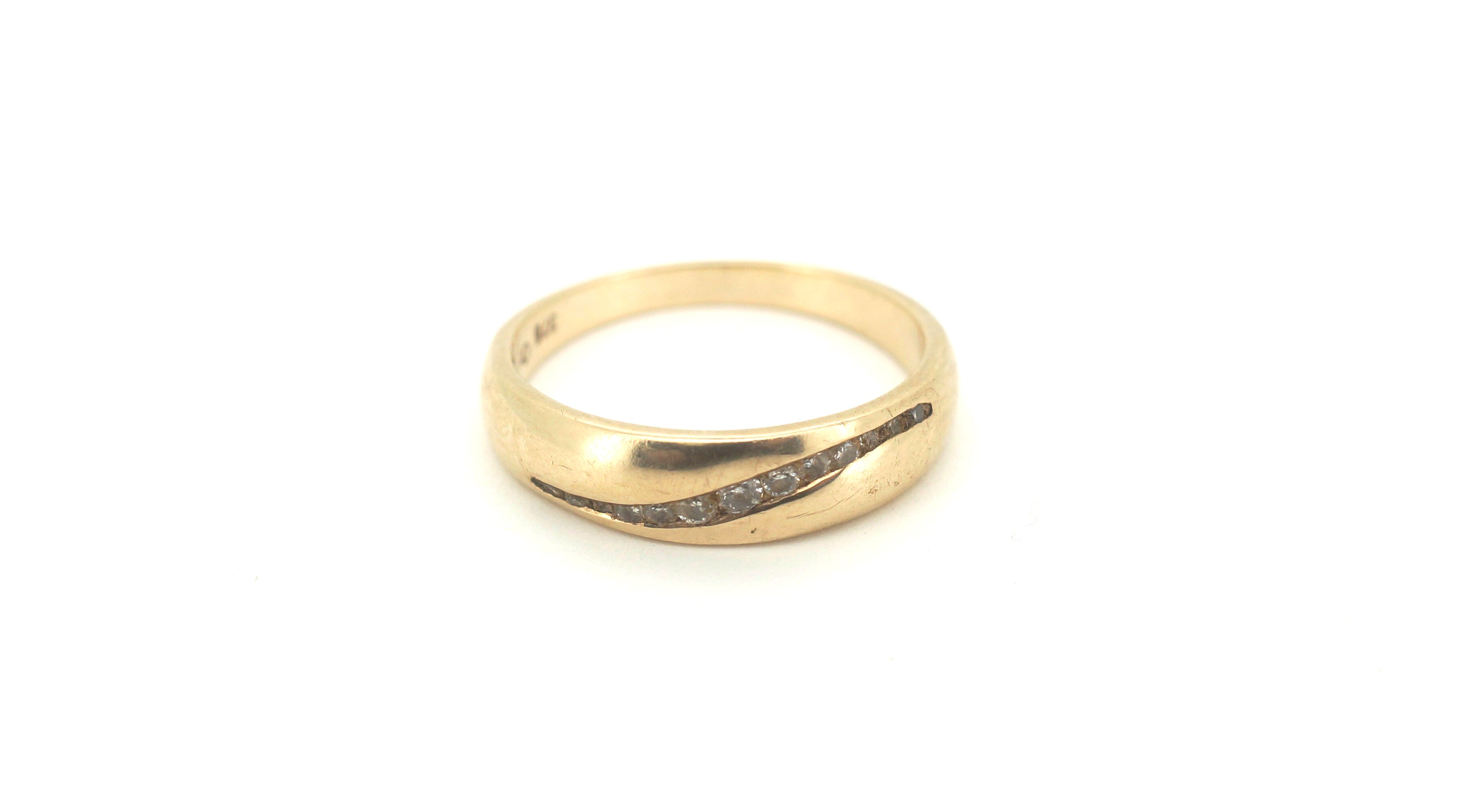 9ct Yellow Gold Straight Set Ring (Size N) - 500362