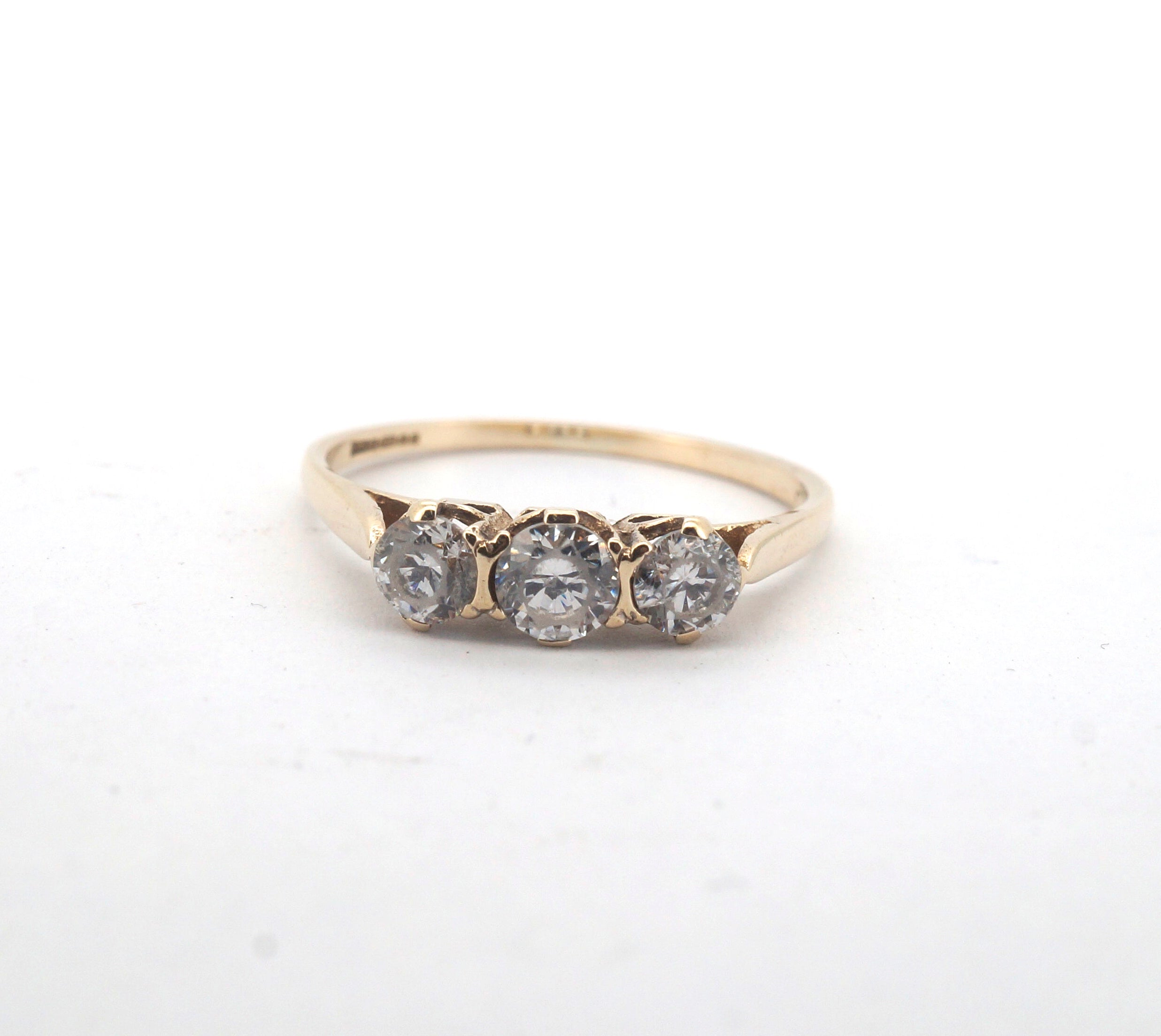 Ladies Solid 9CT Yellow Gold Ring W/Cubic Zirconia (Size M) - 507477