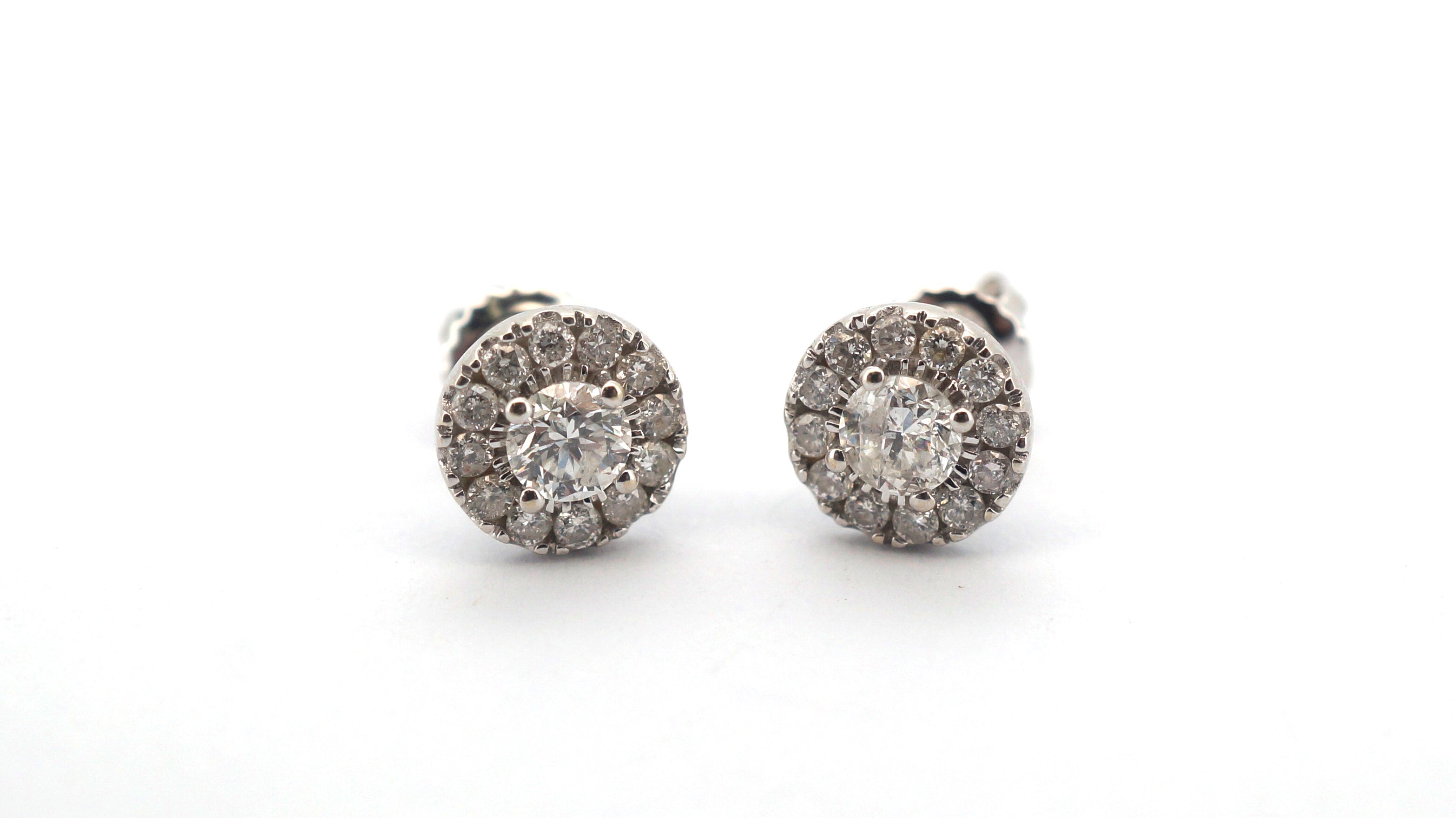 14ct White Gold Diamond Stud Earrings - 507848