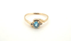 Ladies 9ct Yellow Gold Ring with Light Blue Stone (Size O 1/2) - 504914