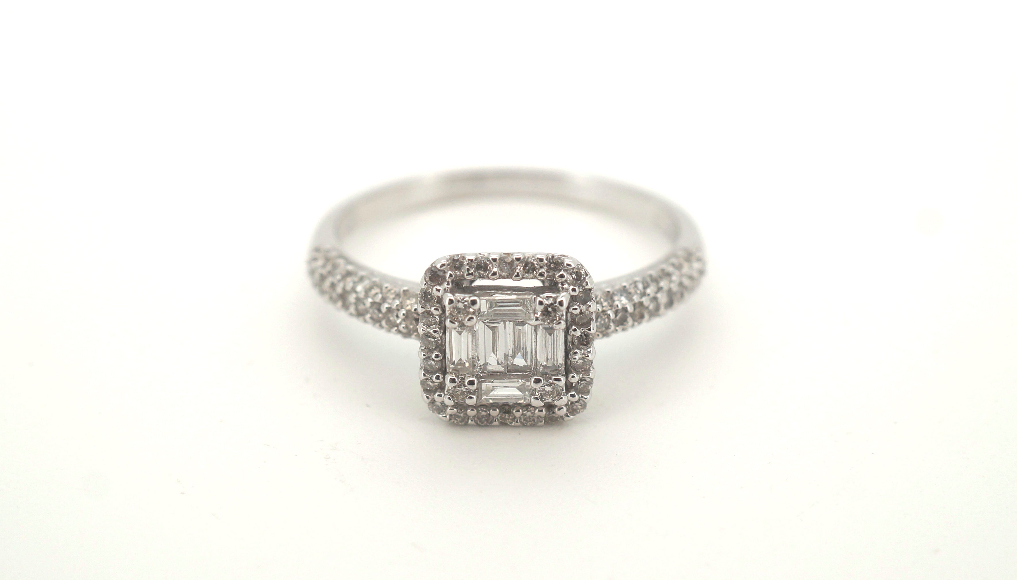Unisex 18ct White Gold Diamond Dress Ring (Size S 1/2) - 501442