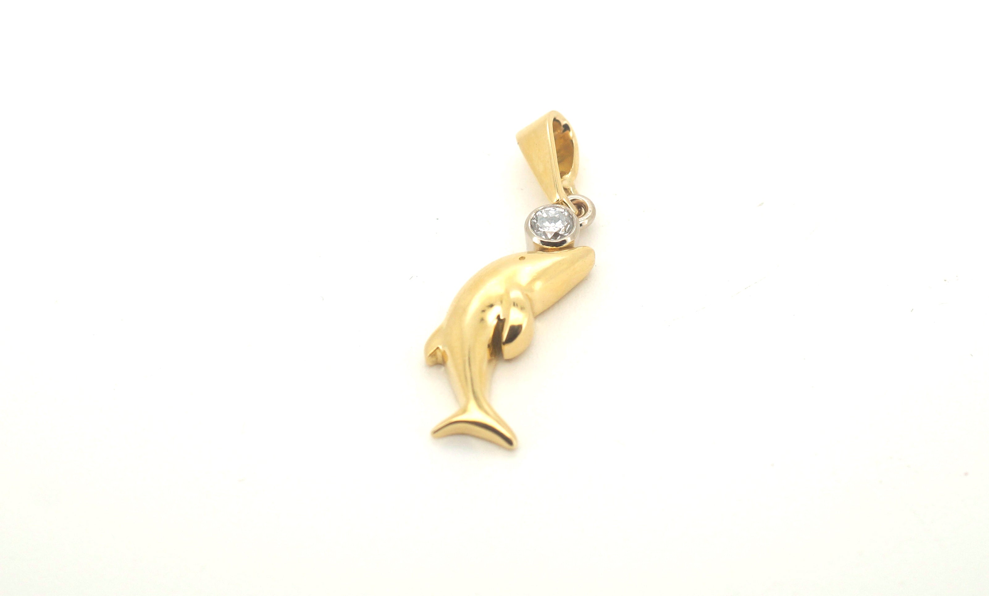 18ct Yellow Gold Dolphin Themed Diamond Pendant - 23759
