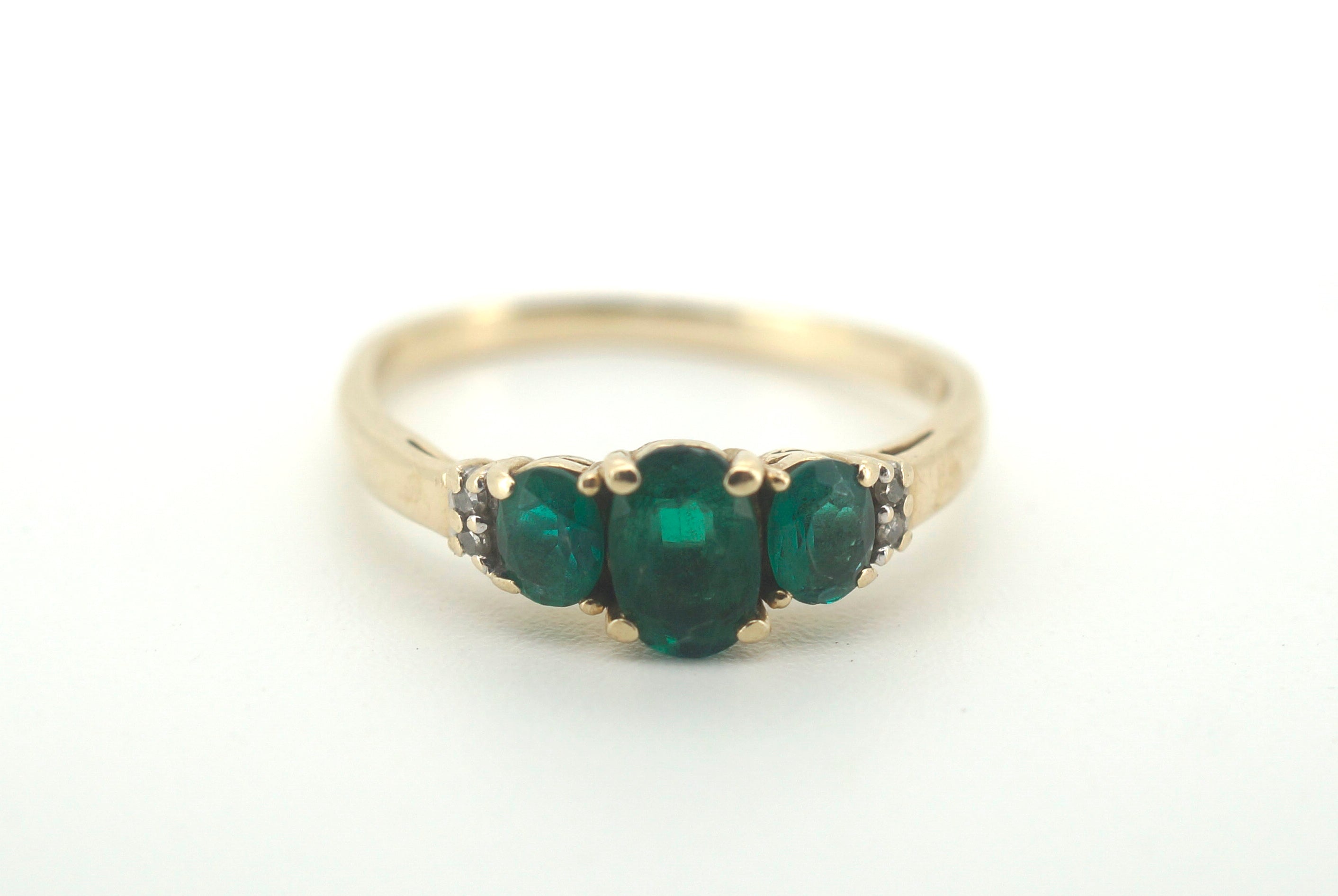 Ladies 9ct Yellow gold ring with Green Stones / Diamonds (Size M) - 503349