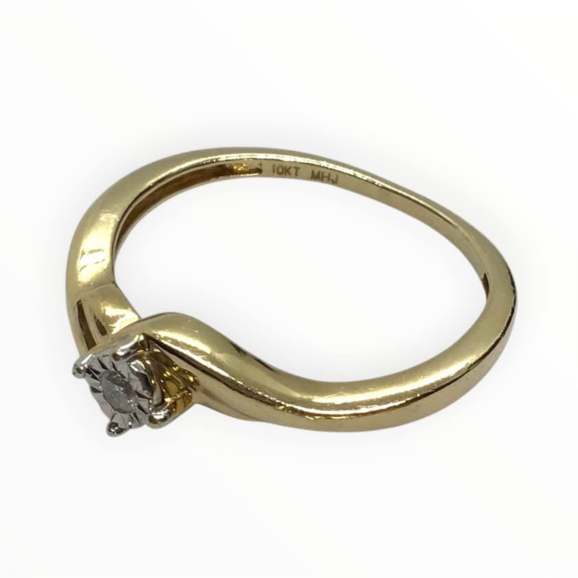 Ladies 10ct Gold Diamond Ring (Size M) Ref#512639