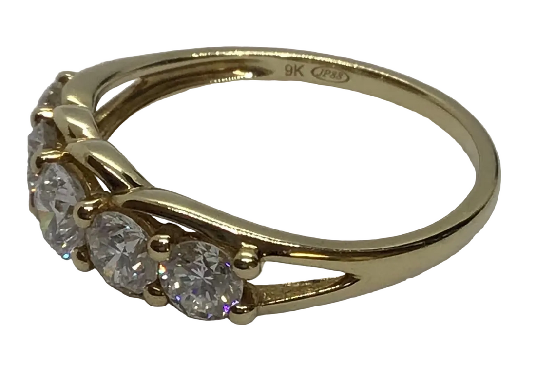 Ladies 9ct Gold Lab Grown Diamond Ring (Size Q) Ref#513310