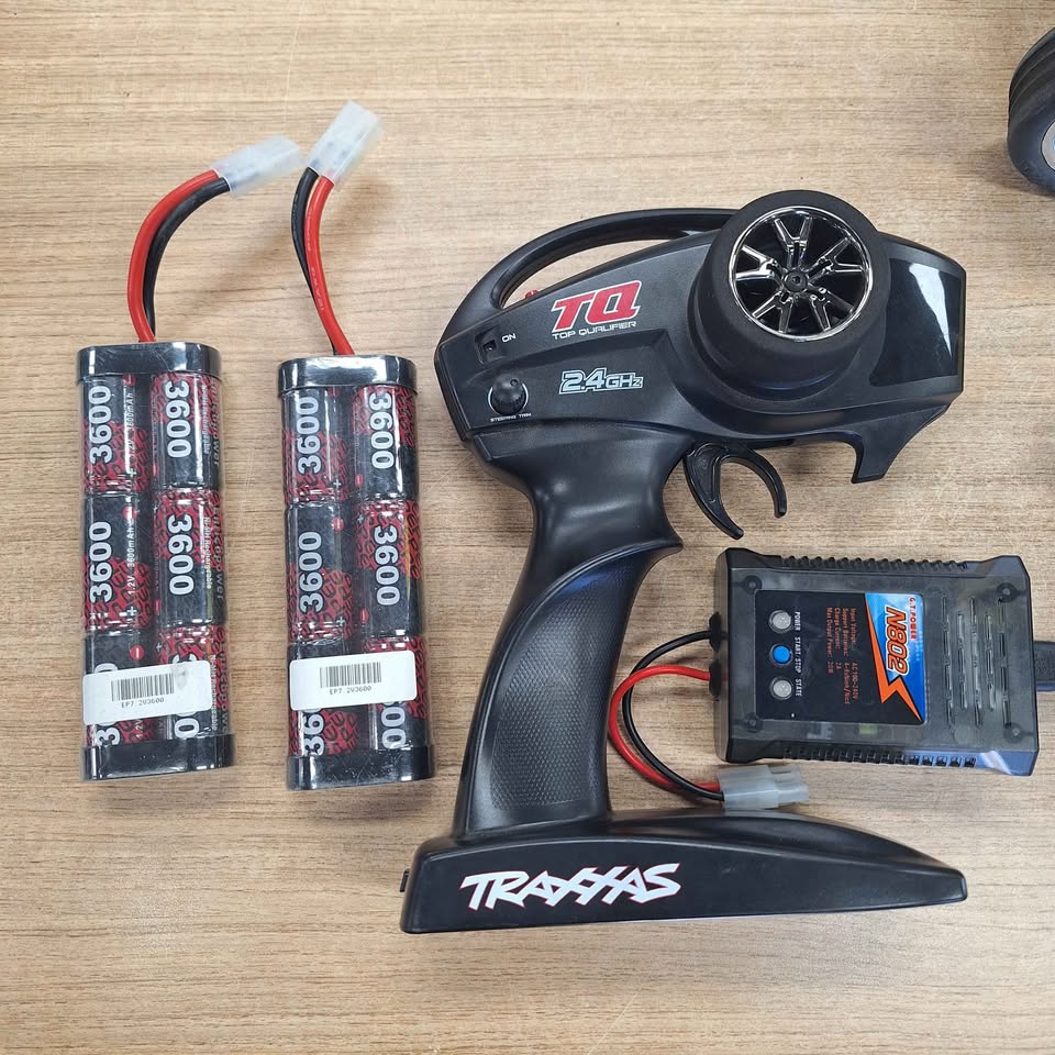TRAXXAS - BANDIT XL5 REMOTE CONTROLLED CAR - 504229