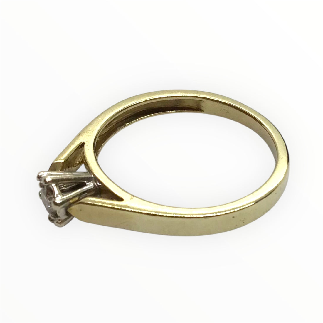 Ladies 9ct Gold Lab Grown Diamond Ring (Size M) Ref#513715