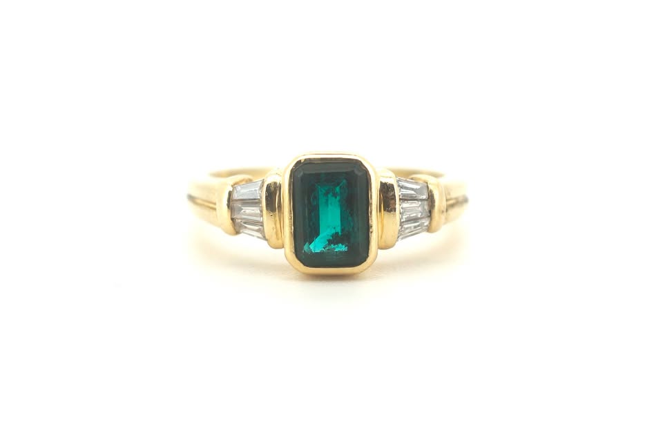 18ct Yellow Gold Synthetic Emerald & Diamond Ring (Size N) - 500910