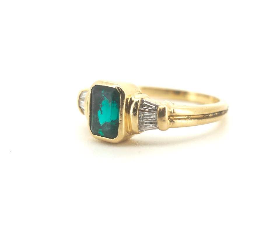 18ct Yellow Gold Synthetic Emerald & Diamond Ring (Size N) - 500910