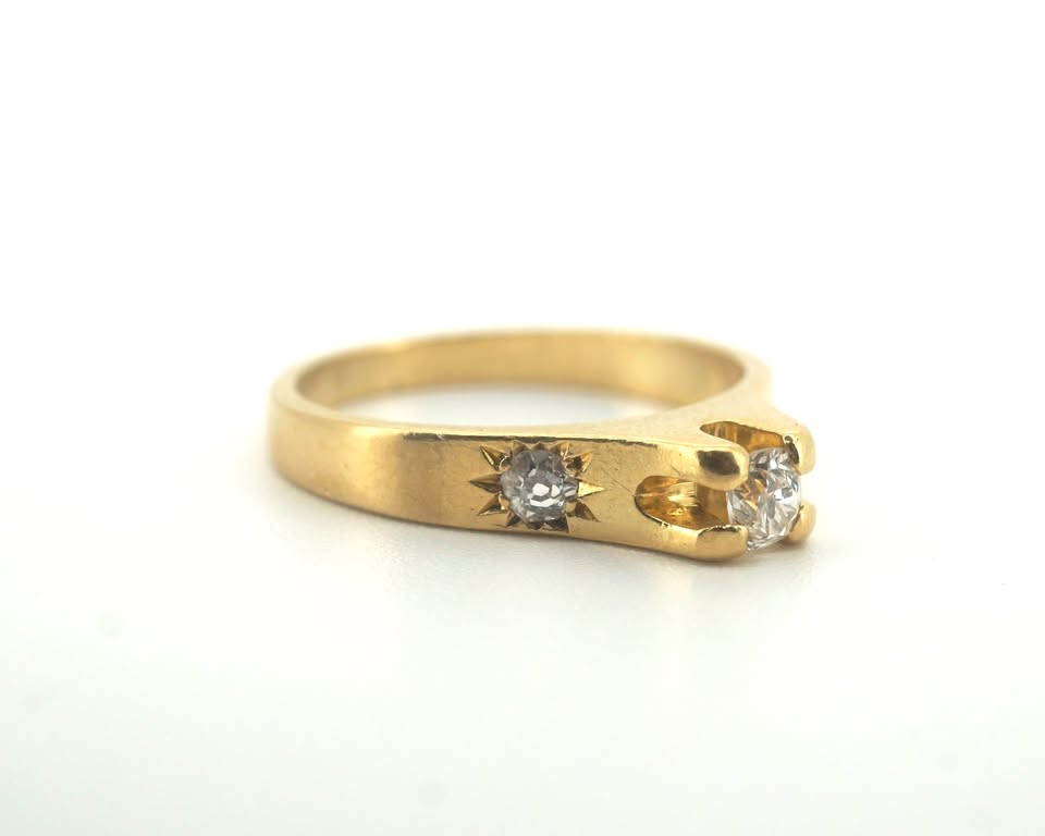 18ct Yellow Gold Diamond Engagement Ring (Size L) - 502321
