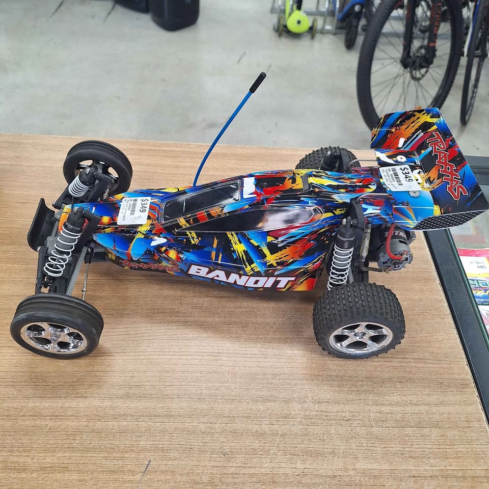 TRAXXAS - BANDIT XL5 REMOTE CONTROLLED CAR - 504229