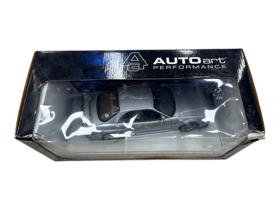 AUTO ART 77302 NISSAN SKYLINE R34 GT-R 1999