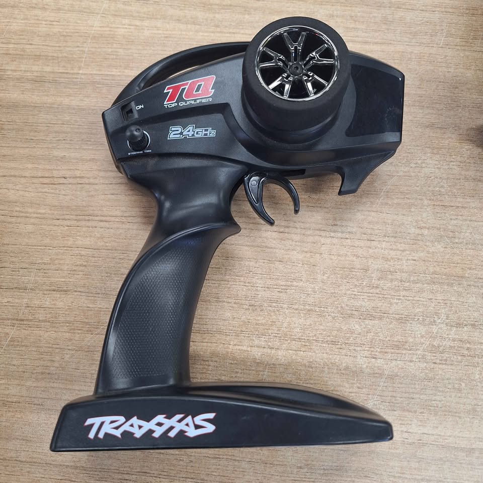 TRAXXAS - BANDIT XL5 REMOTE CONTROLLED CAR - 504229