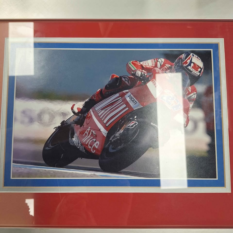 CASEY STONER 2007 MOTOGP WORLD CHAMPION MEMORABILIA - 505362