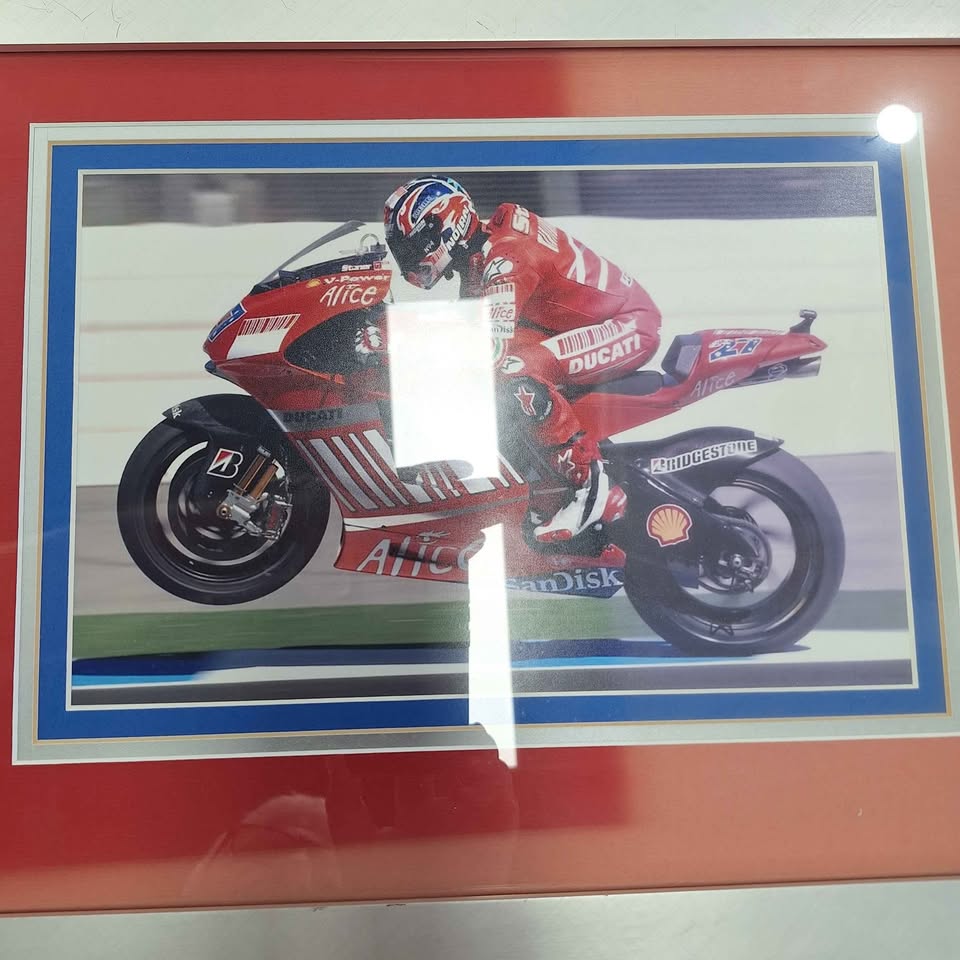 CASEY STONER 2007 MOTOGP WORLD CHAMPION MEMORABILIA - 505362