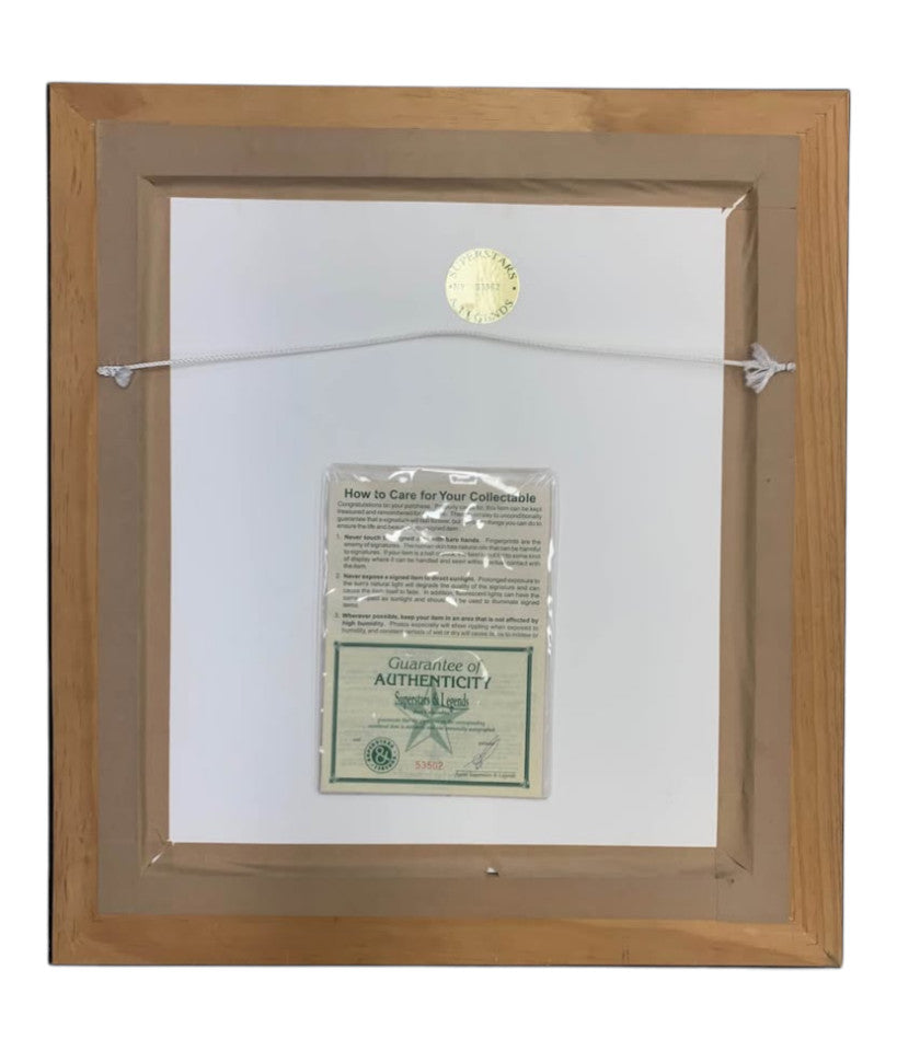 MEMORABILIA - MUHAMMAD ALI “THE GREATEST” SIGNED SPORTS PHOTO OF THE CENTURY JO - 255054