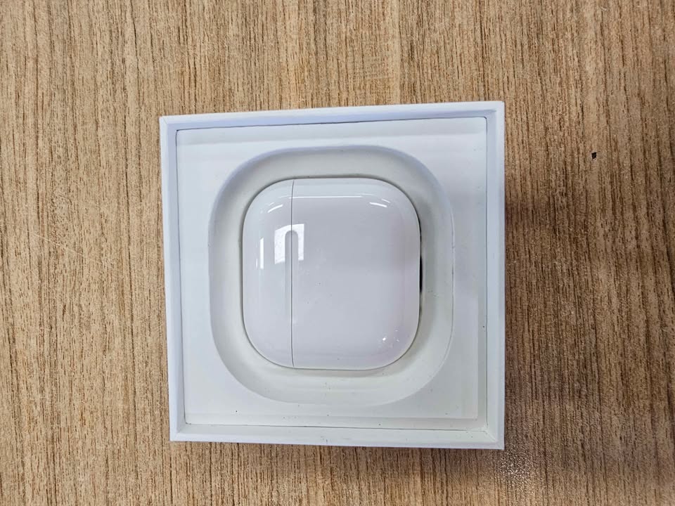 Apple Airpods 4th Gen A3055 Earphones -  506424