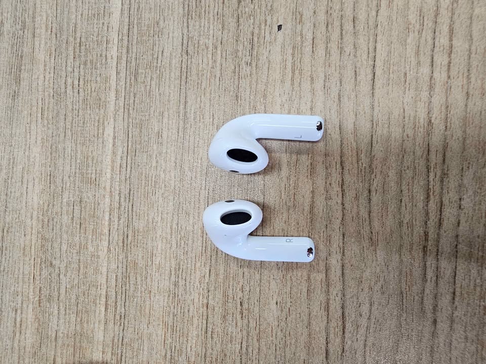 Apple Airpods 4th Gen A3055 Earphones -  506424