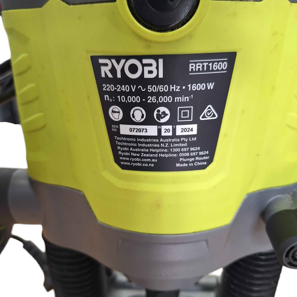 RYOBI - RRT1600 ELECTRIC PLUNGE ROUTER WITH ACCESSORIES - 506166