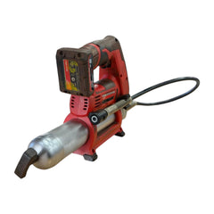 Milwaukee 12v 400ml Cordless Grease Gun M12GG w/High Output 12v 5Ah Battery - 512211