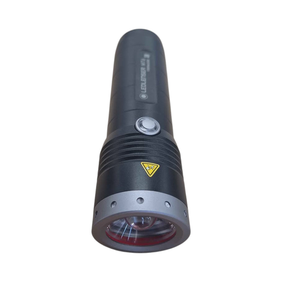Led Lenser MT6 Battery Powered Flashlight in Pouch - 512668