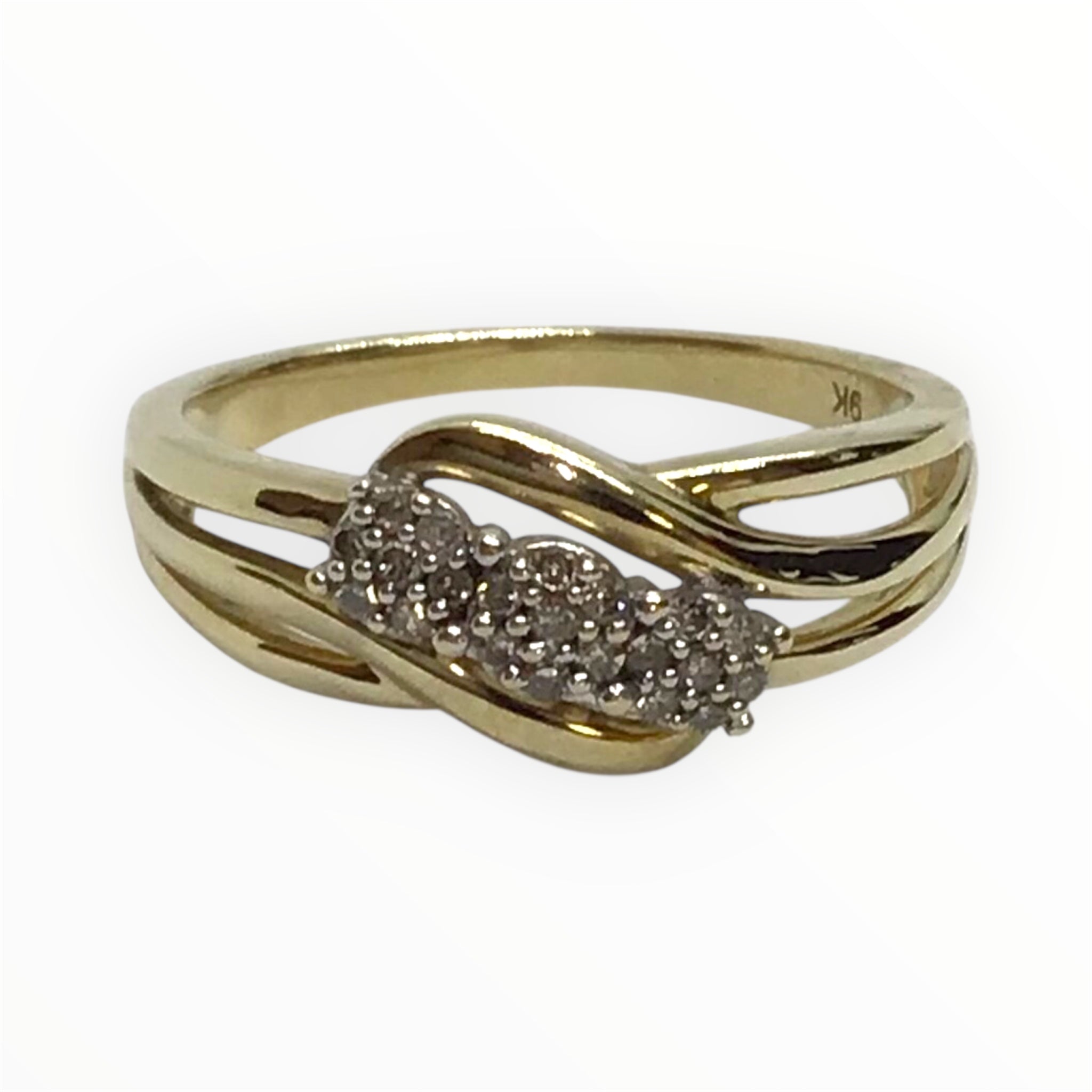 Ladies 9ct Gold Diamond Ring (Size O) Ref#511382