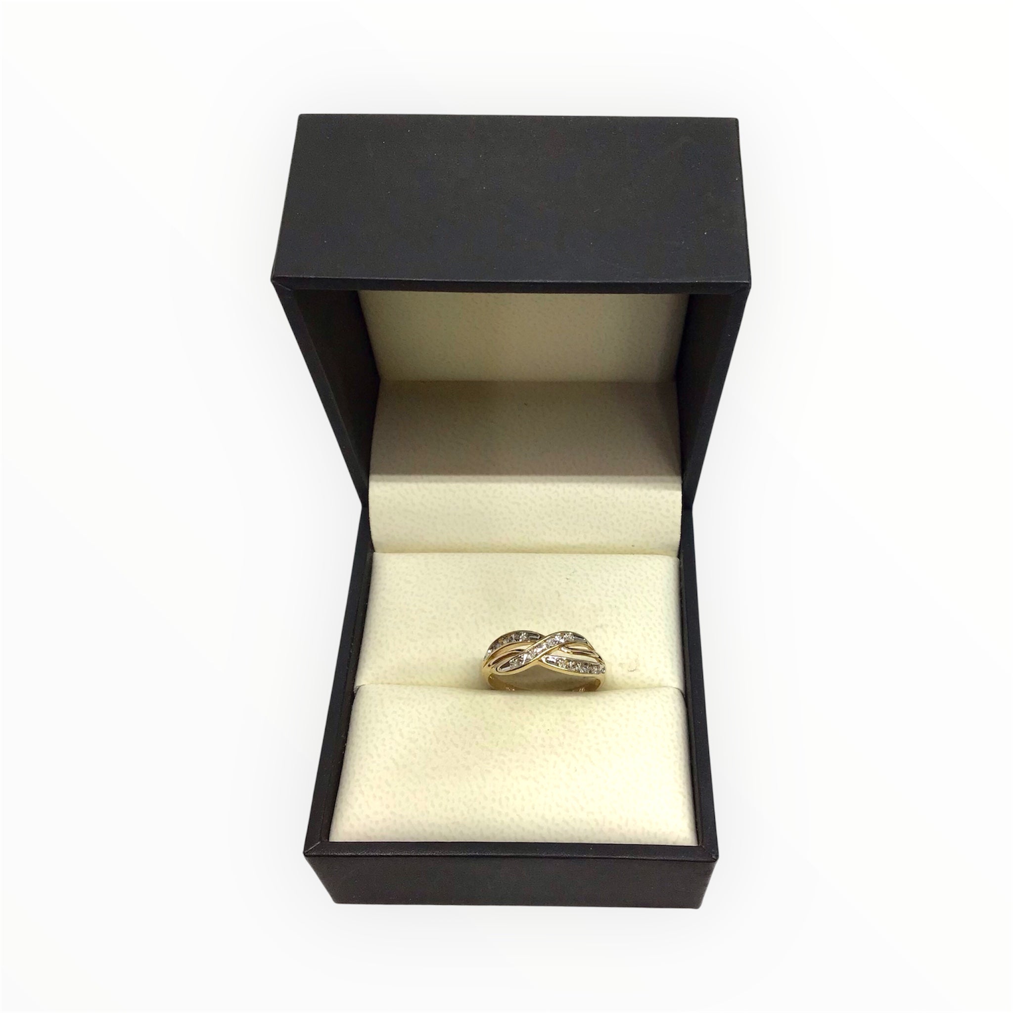 Ladies 9ct Gold Diamond Ring (Size O) Ref#512330