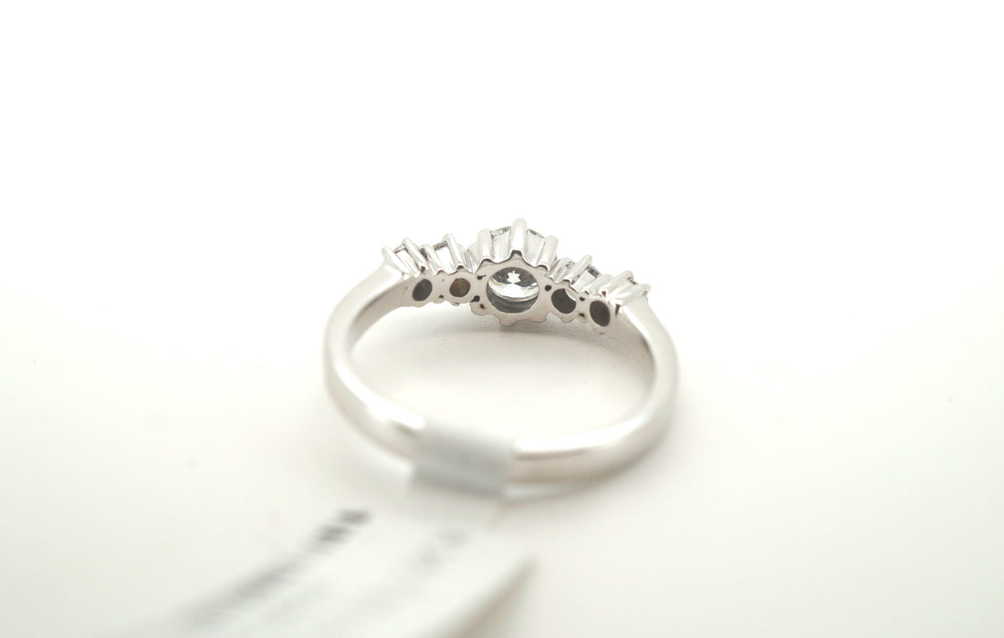 Ladies Stunning 18K White Gold Diamond Engagement Ring ( Size:M) - 234210