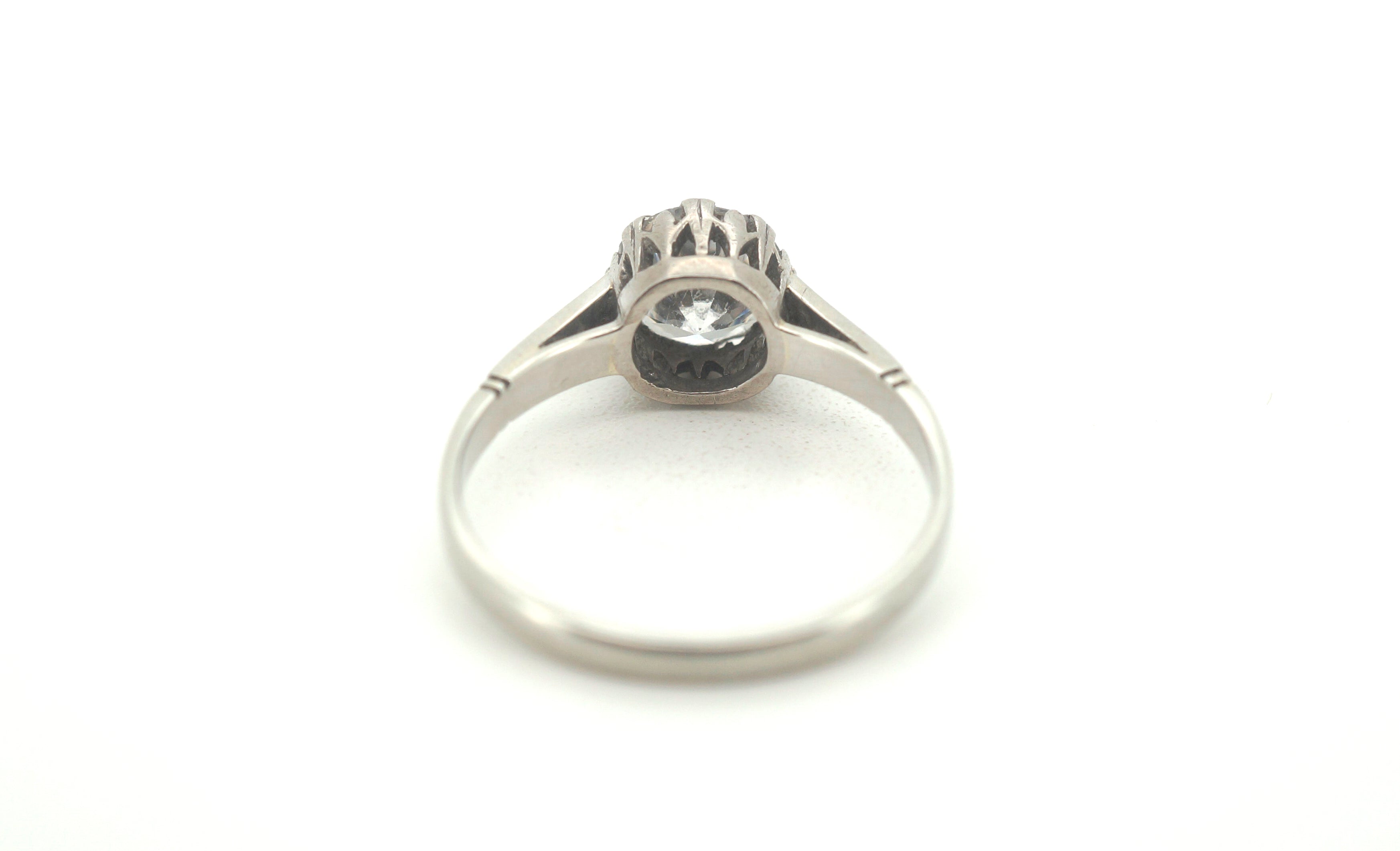 Unisex 18ct White Gold Solitaire Set Ring (Size P) - 502680