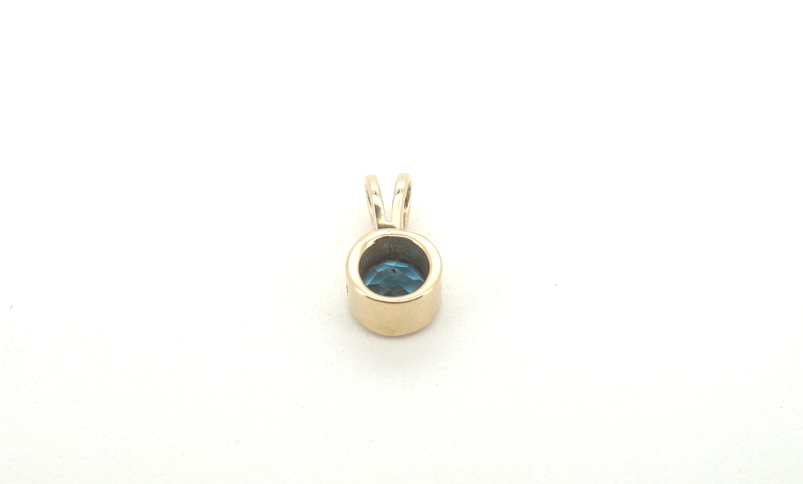 9ct Yellow Gold Blue Stone Pendant - 502700