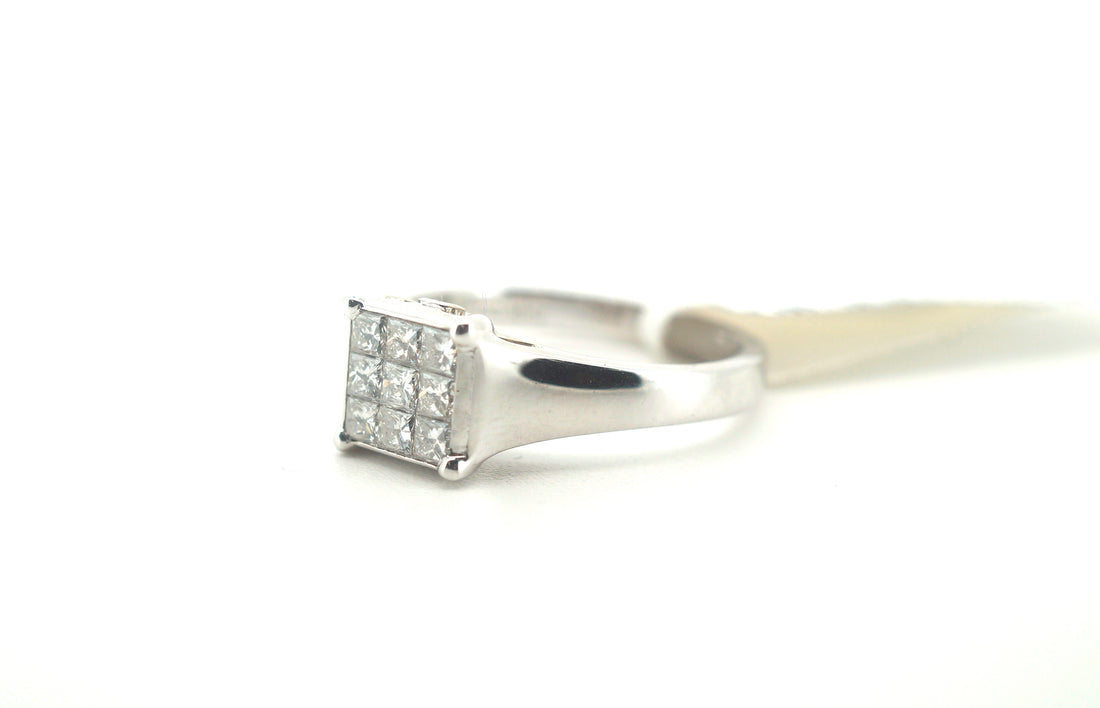 Ladies Michael Hill 18K White Gold Diamond Ring (Size: O, 5.56g) - 261651