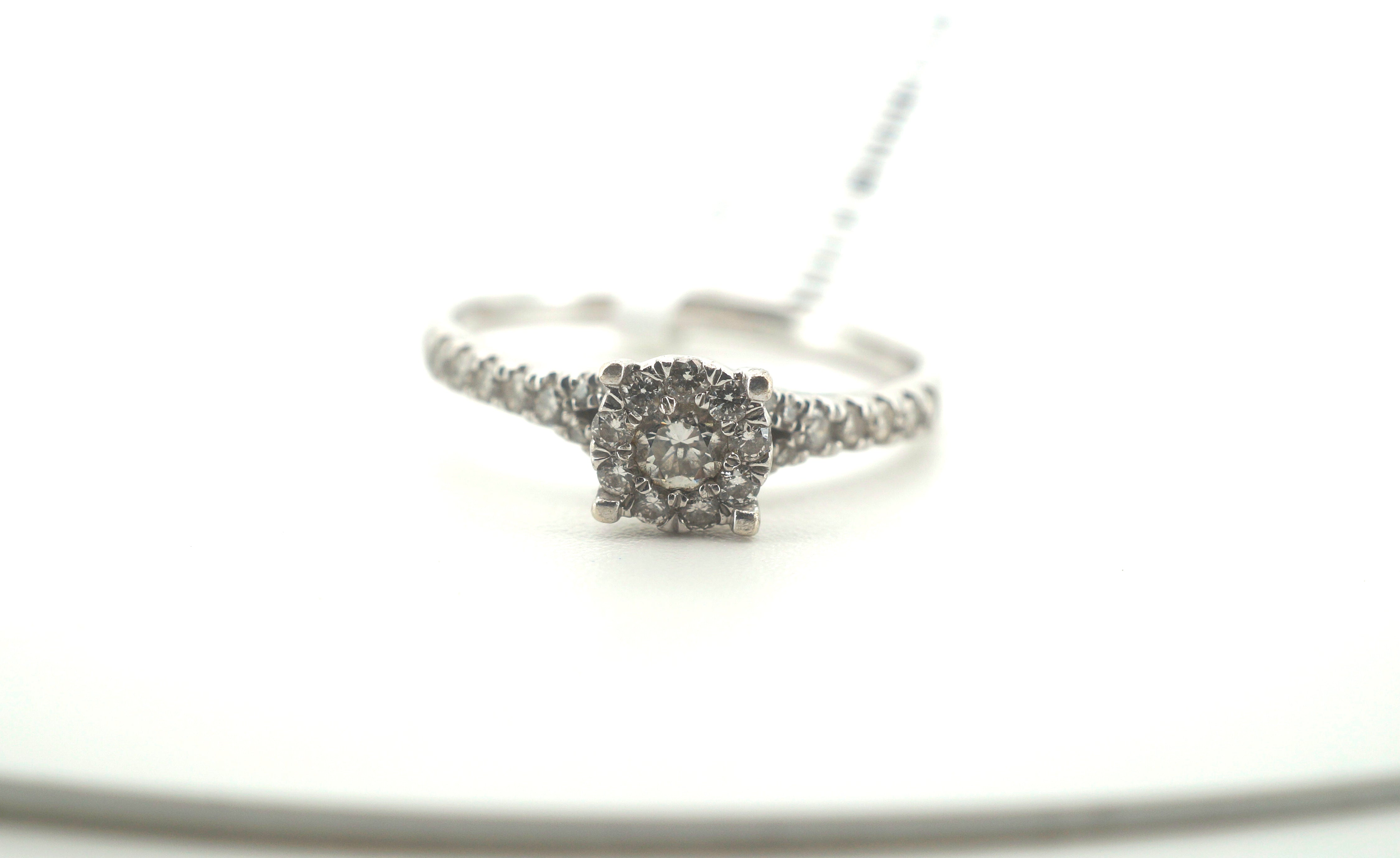 Ladies 9K Diamond Ring (Size R, 2.56g) - 259571