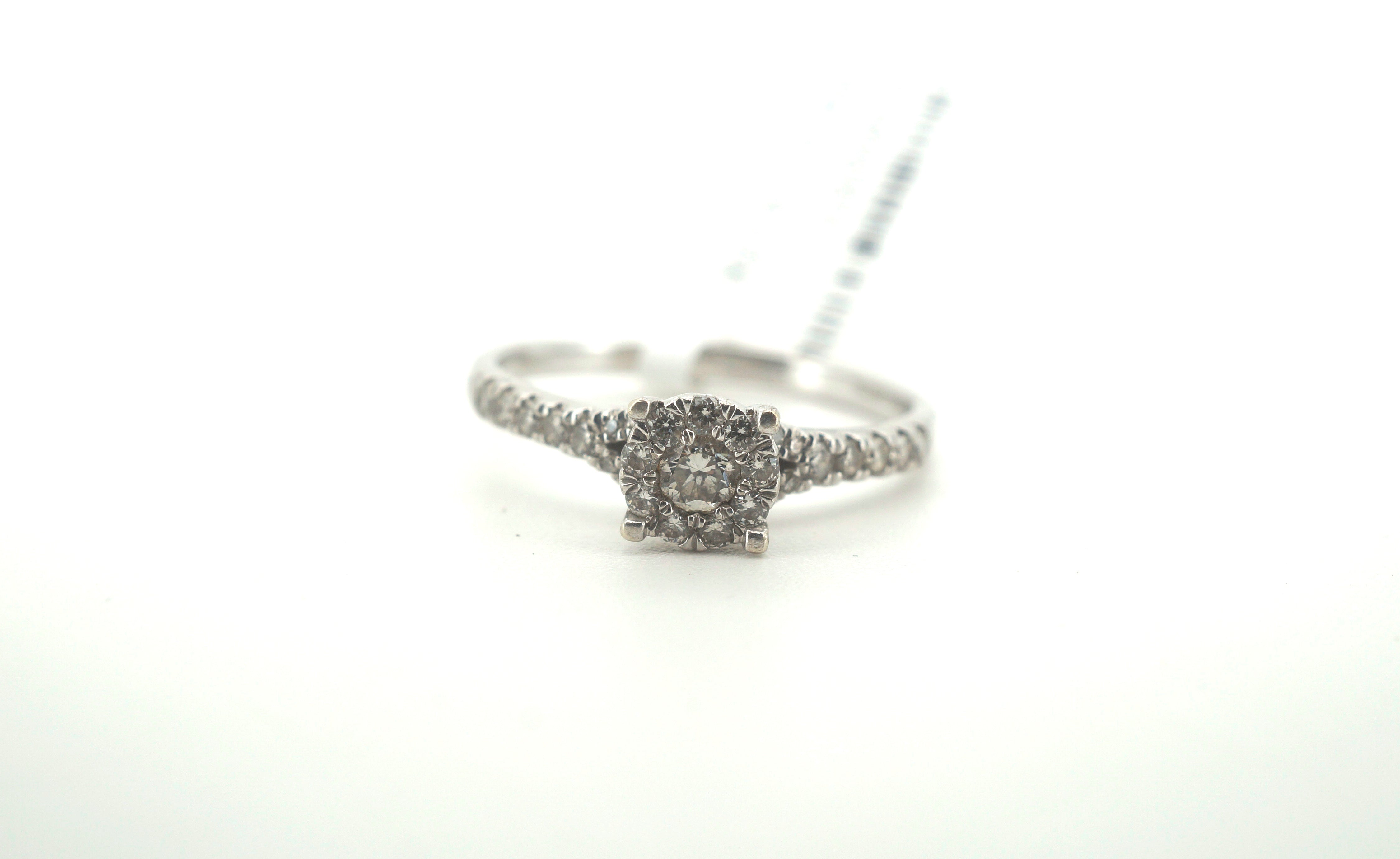 Ladies 9K Diamond Ring (Size R, 2.56g) - 259571