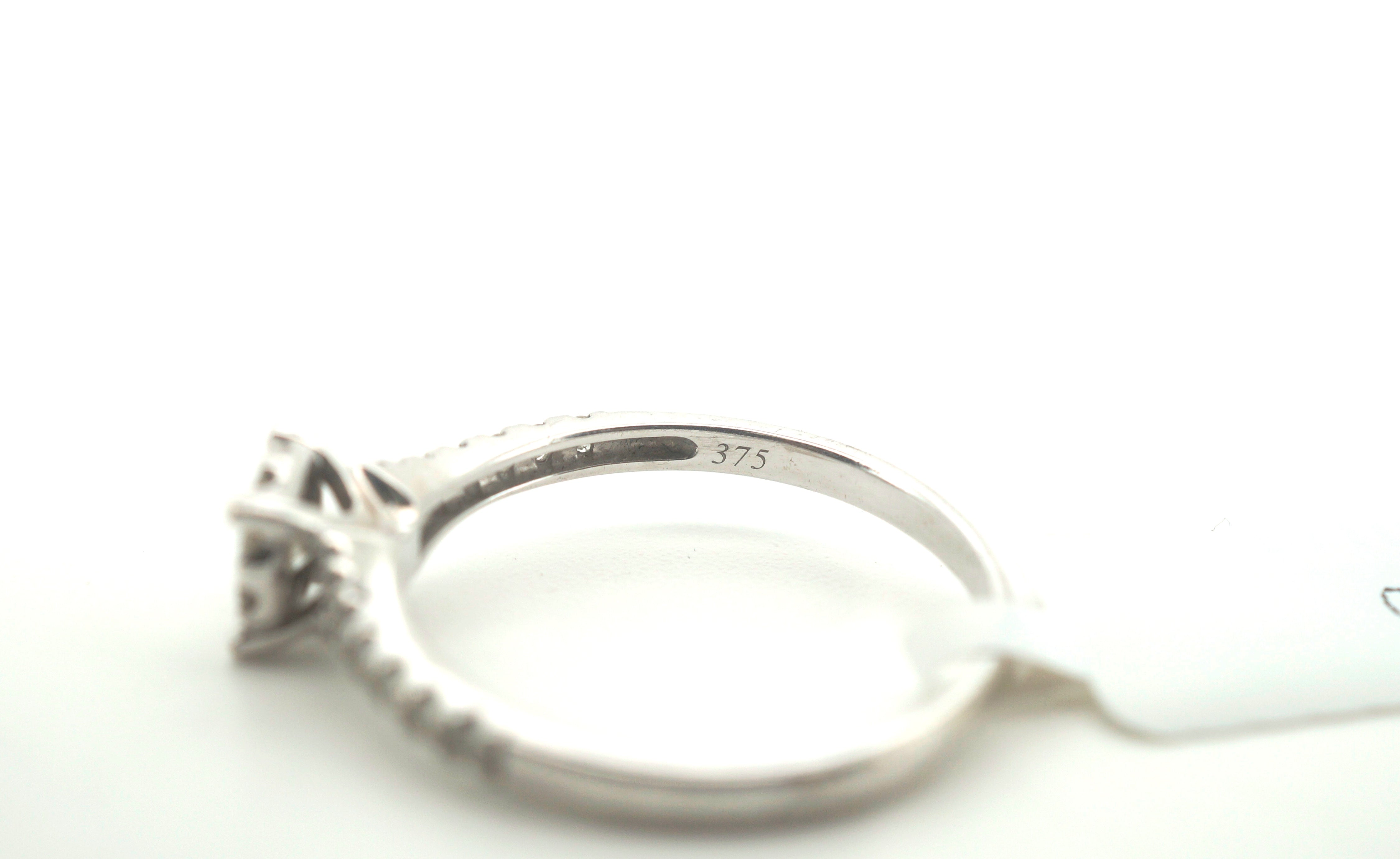 Ladies 9K Diamond Ring (Size R, 2.56g) - 259571