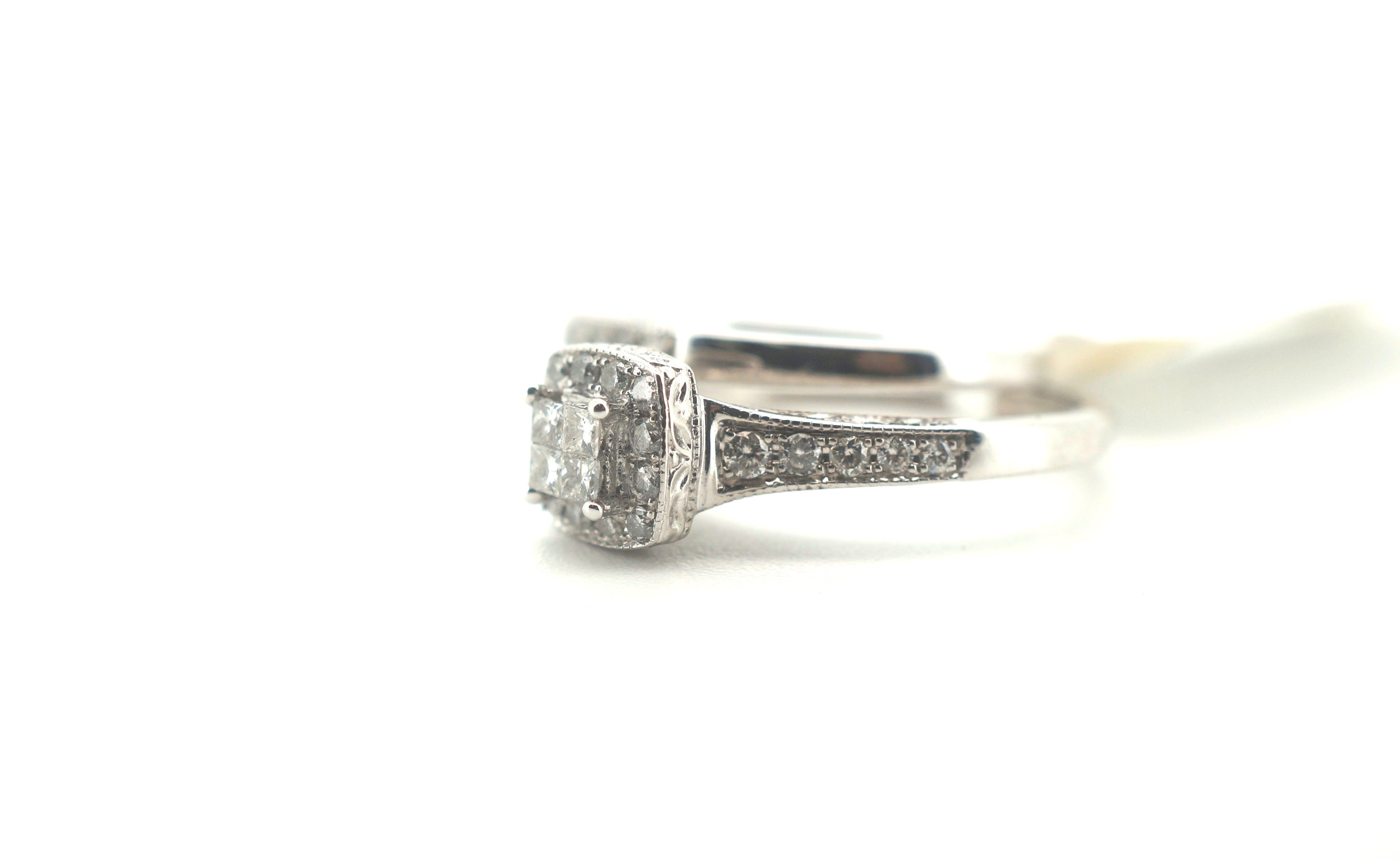 Ladies Stunning 14K White Gold Michael Hill Engagement Ring Set - 256330