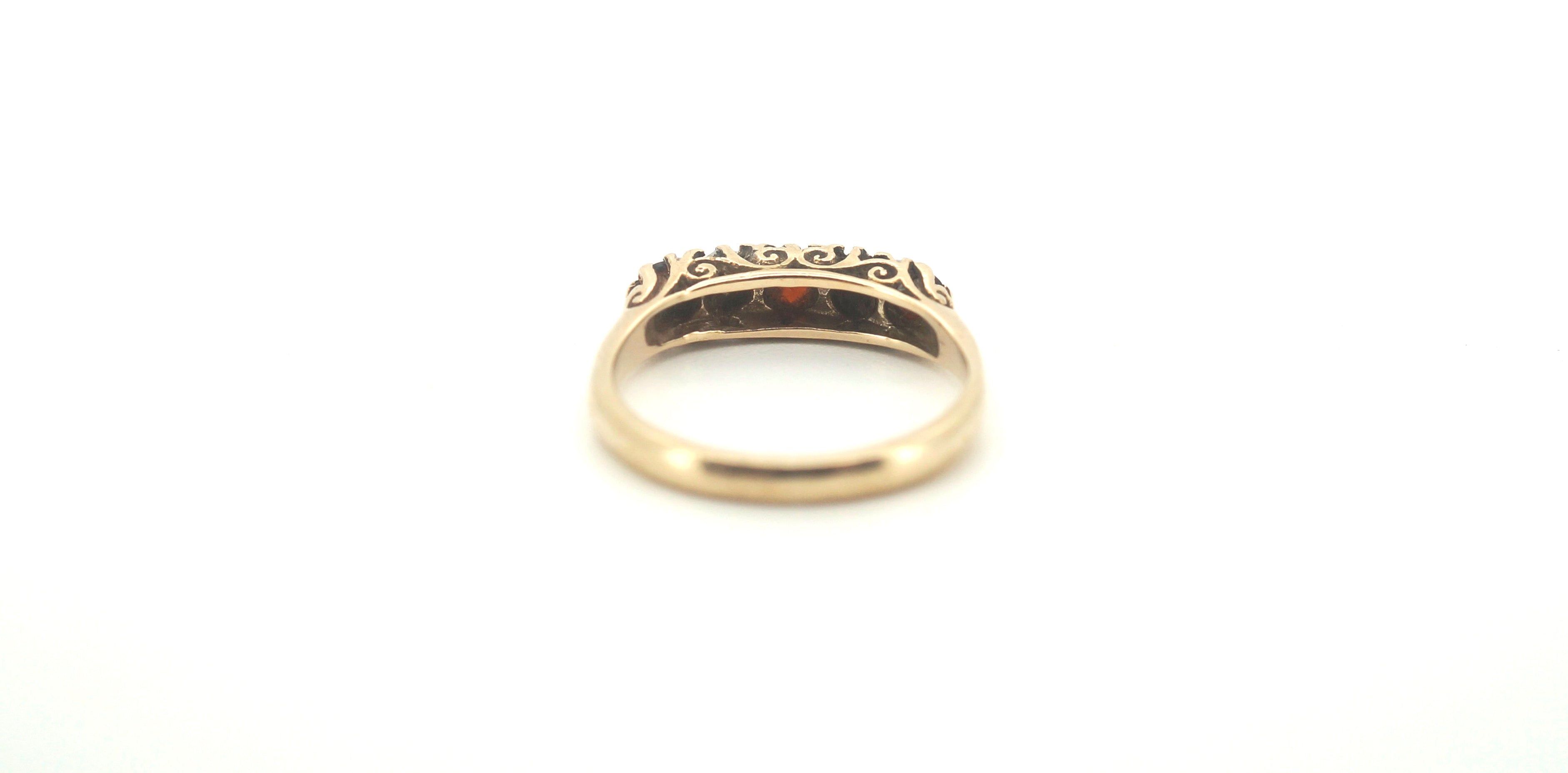 Unisex 9ct Yellow Gold Red Stone Ring (Size J) - 502679
