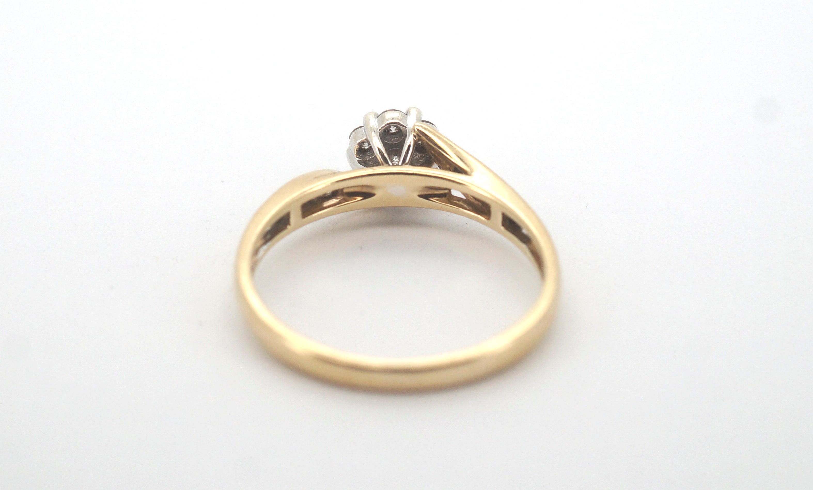 Ladies 9ct Yellow & White Diamond Cluster Ring (Size Q) - 505557