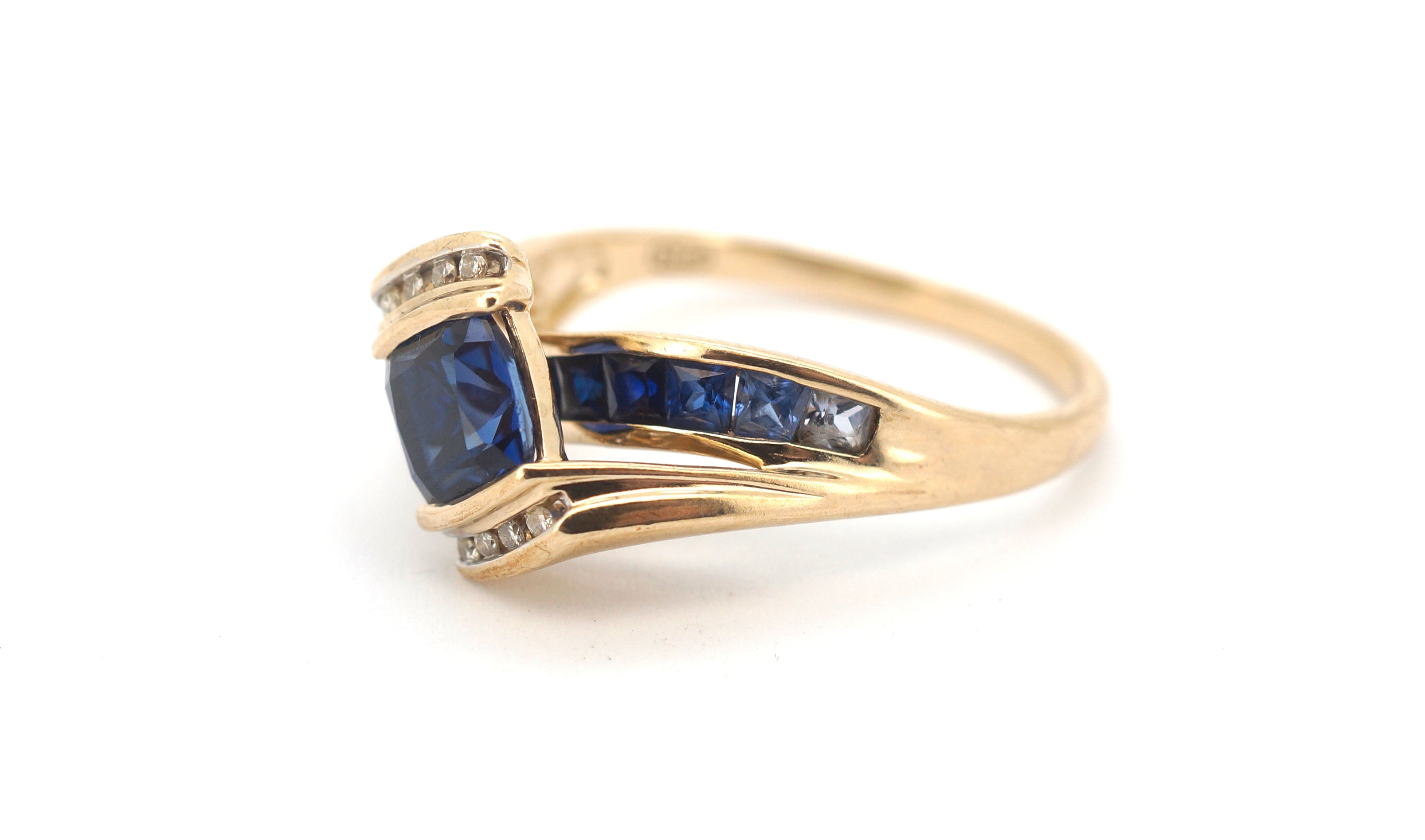 Ladies 9ct Yellow Gold Synthetic Sapphire Ring (Size T) - 505558