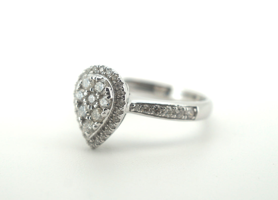 Ladies beautiful 9CT White Gold Diamond Pear Shape Ring - 500784