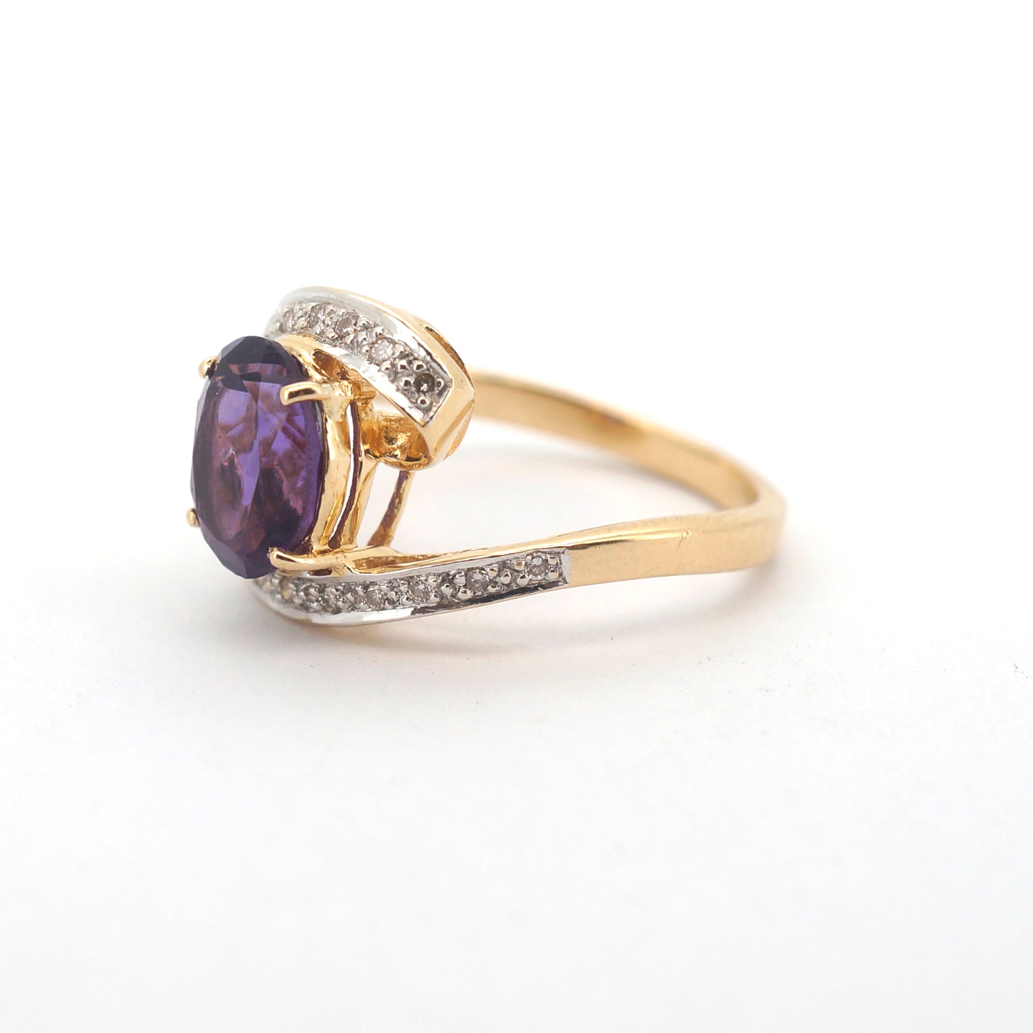Ladies 18ct Yellow & White Gold Amethyst & Diamond Ring (Size N) - 507311