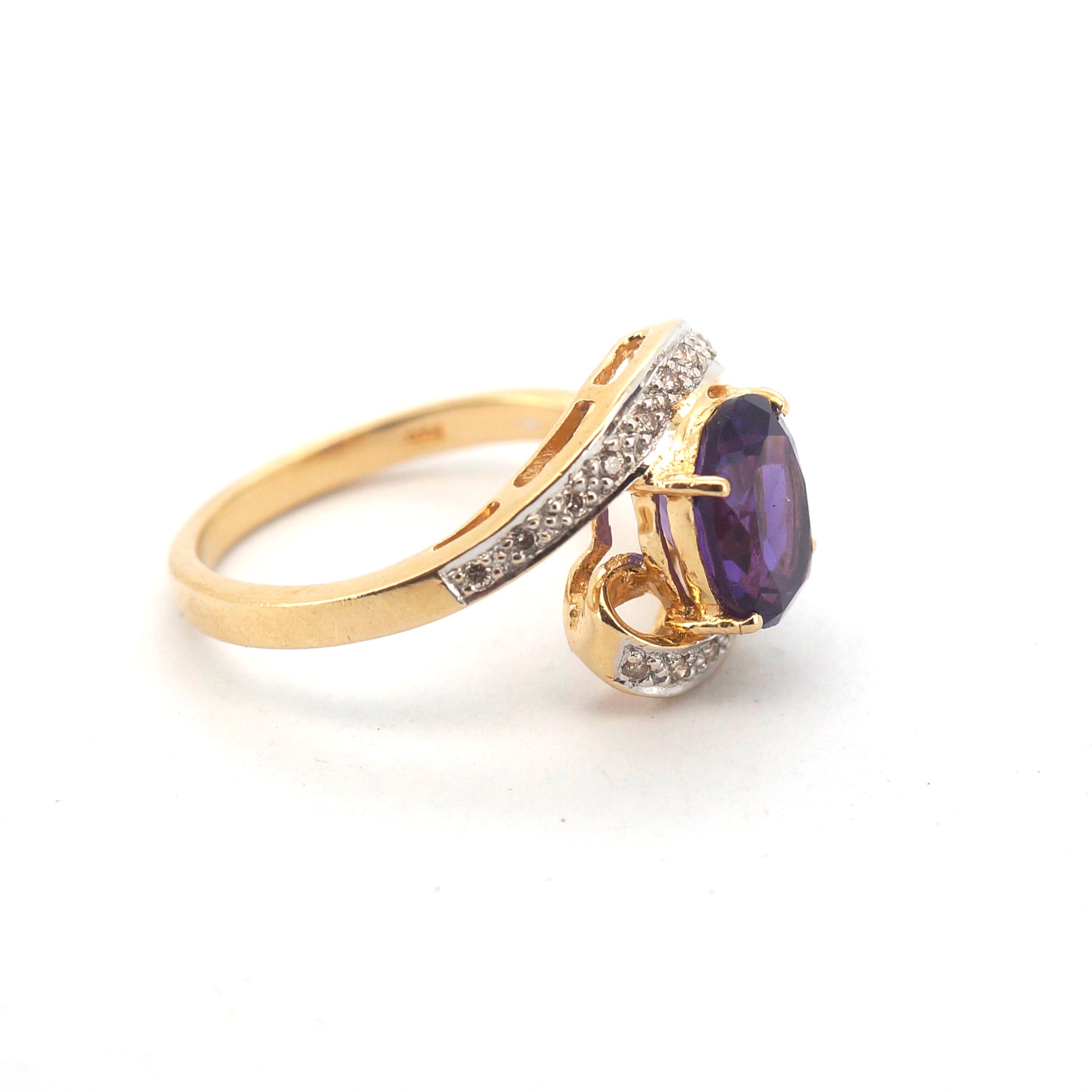 Ladies 18ct Yellow & White Gold Amethyst & Diamond Ring (Size N) - 507311