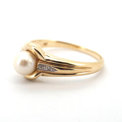 Ladies 9ct Yellow & White Gold Pearl & Diamond Ring (Size Q) - 509235