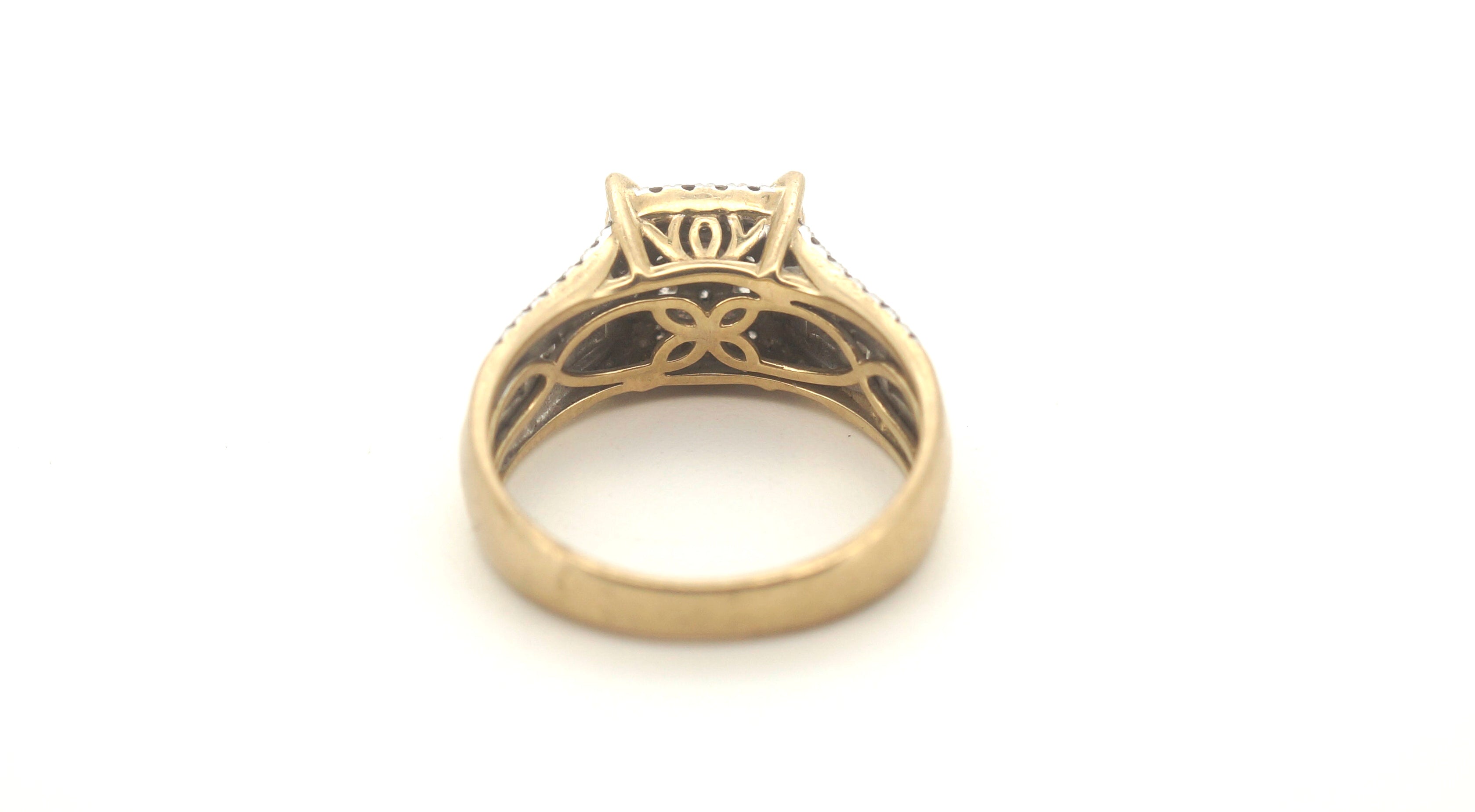 9ct Yellow Gold Diamond Dress Ring (Size P) - 20574