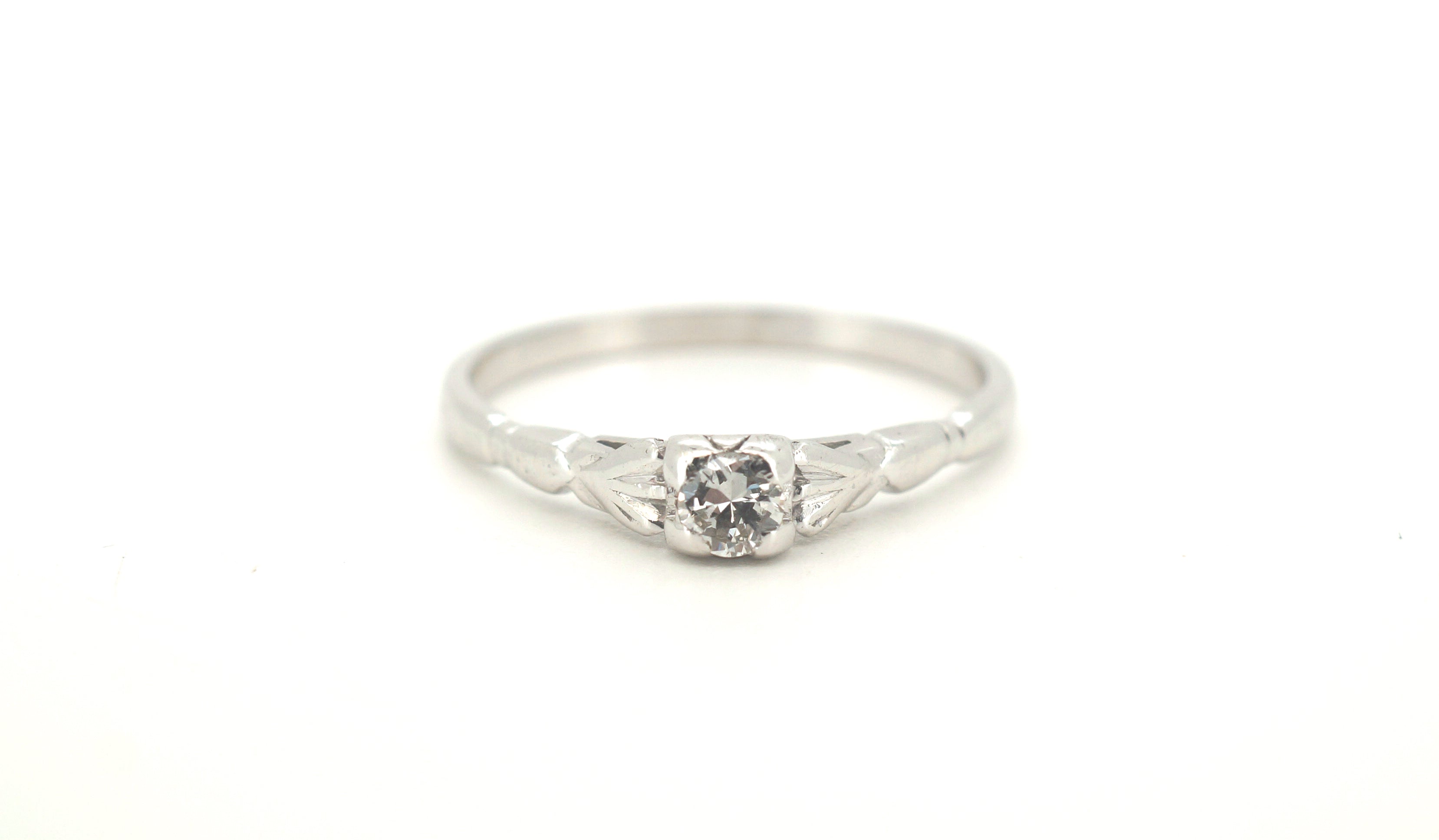 18ct White Gold Solitaire Diamond Ring (Size T 1/2) - 500463
