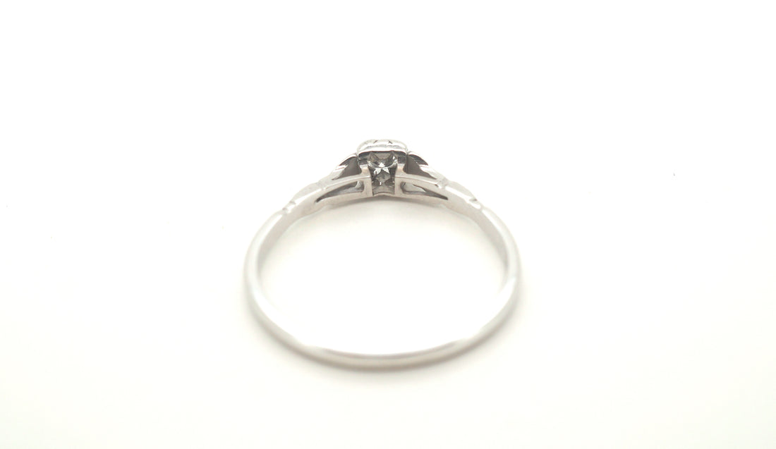 18ct White Gold Solitaire Diamond Ring (Size T 1/2) - 500463